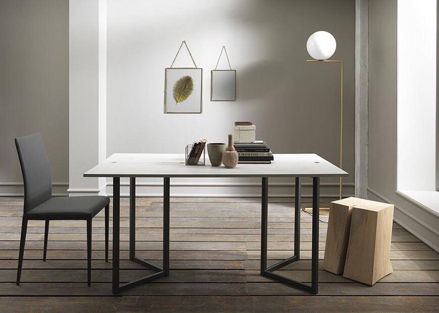 Foxtrot extendable console