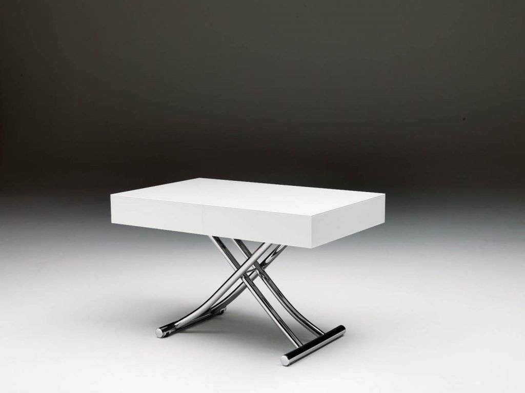 Box raising coffee to dining table