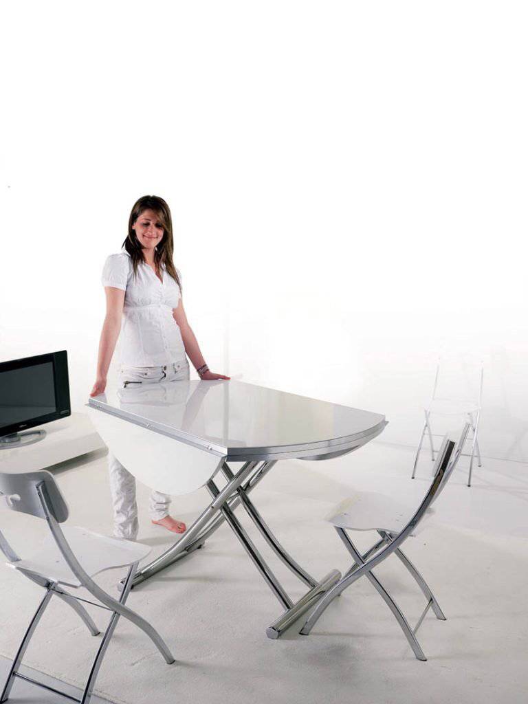 Globe Cr, coffee to dining table 