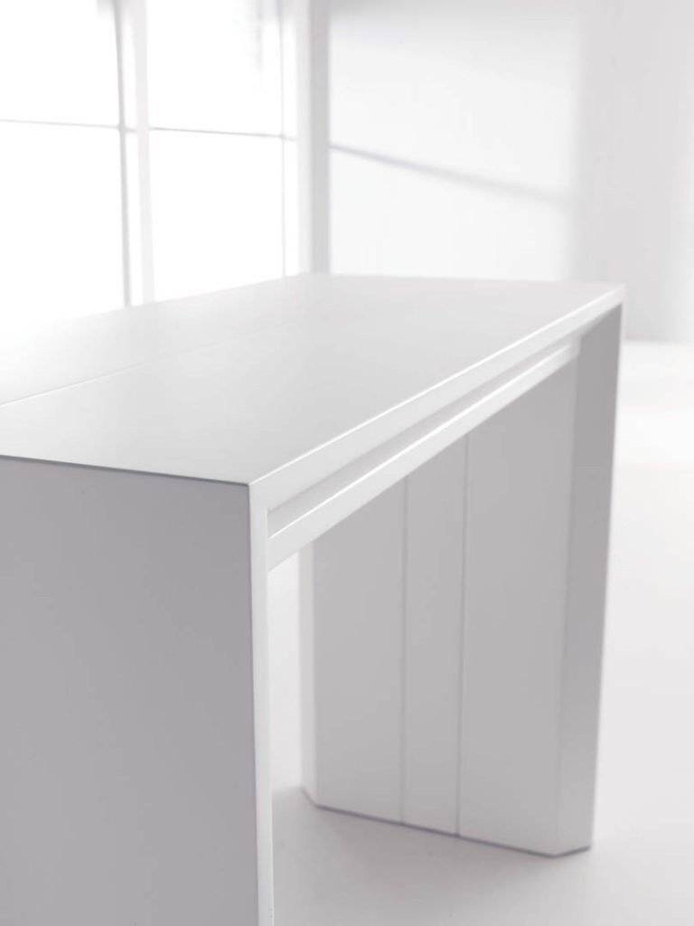 Golia console