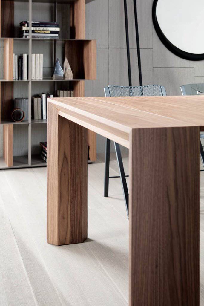 Golia console