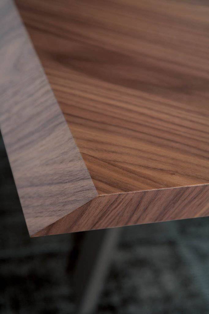 4X4 Fisso, Dining table 