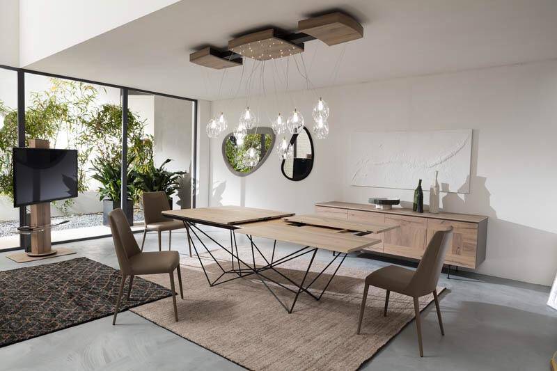File 8, Extendable dining table 