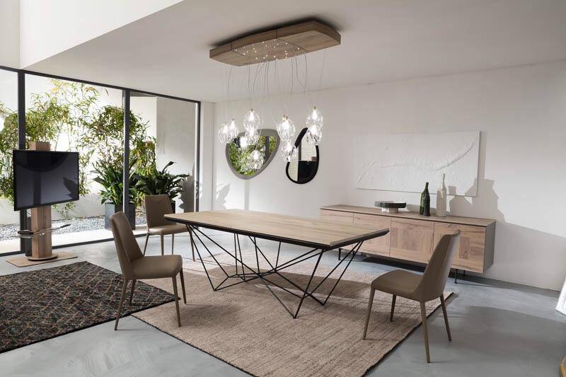 File 8, Extendable dining table 