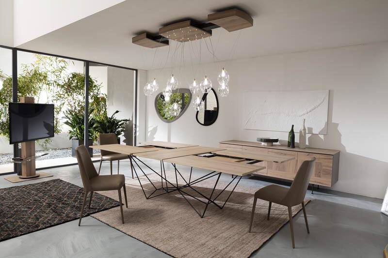File 8, Extendable dining table 