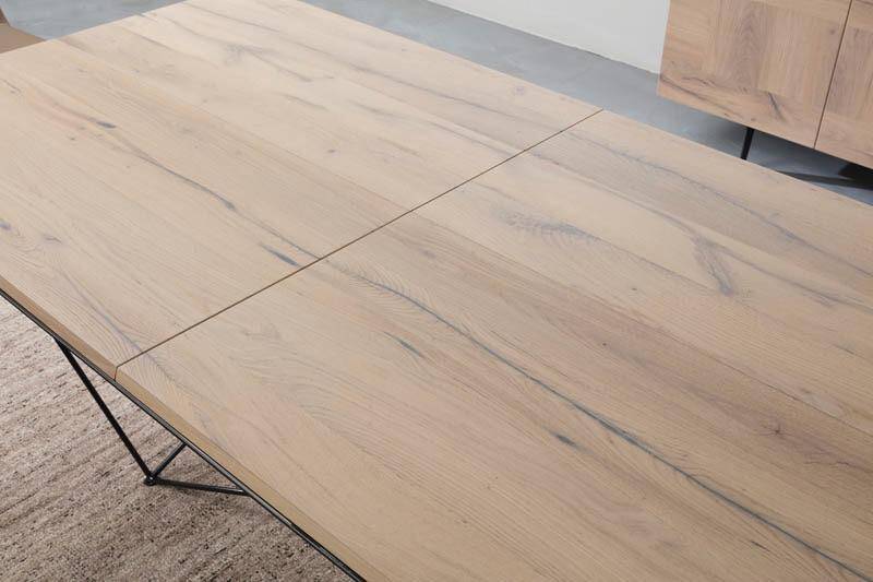 File 8, Extendable dining table 