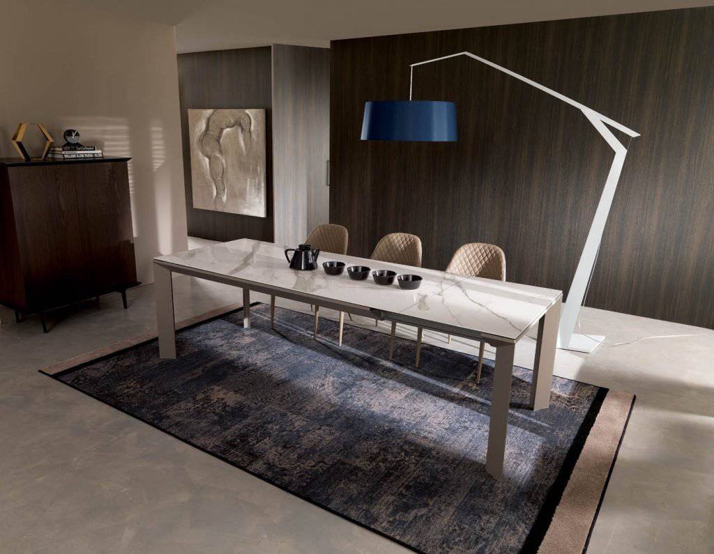 Metro, Extendable dining table 