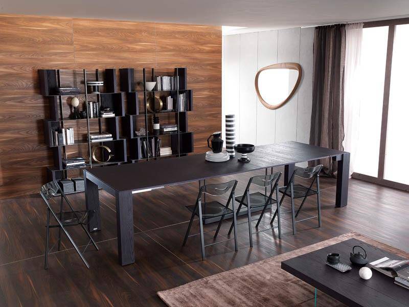 Ripiego folding chairs with extendable console