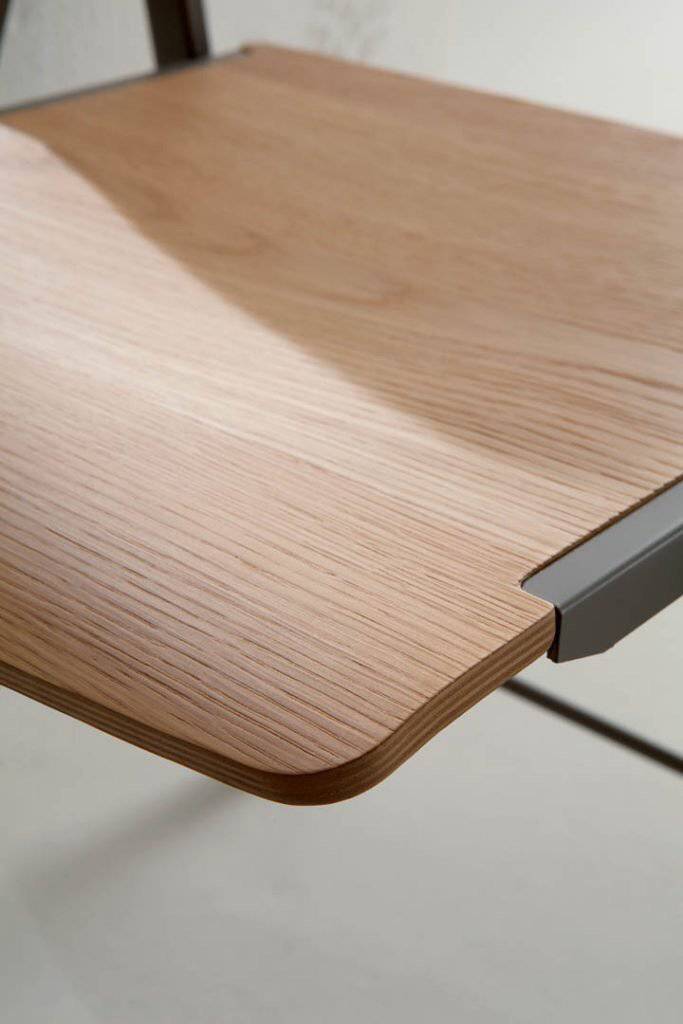 Close up of Ripiego folding chair